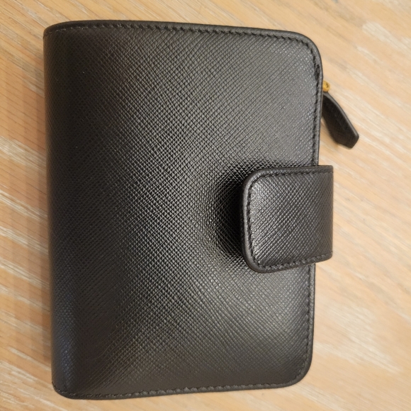 Prada Saffiano leather compact wallet - Picture 6 of 9